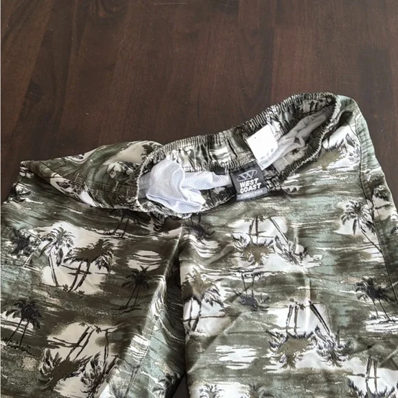 Men's Multi-Color Shorts Collection - Picture 7 of 9